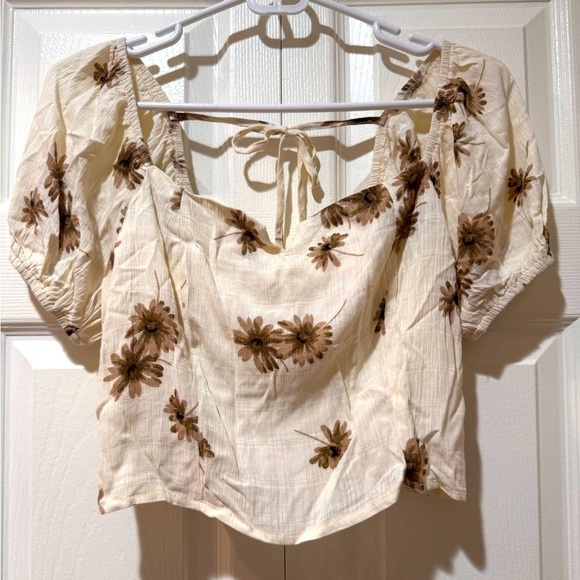 Altar'd State Cream Puff Sleeve Crop Blouse. Size Small. NWT - Picture 1 of 14